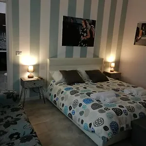 https://bb-a-casa-dellartista.sicilyhotelsitaly.net